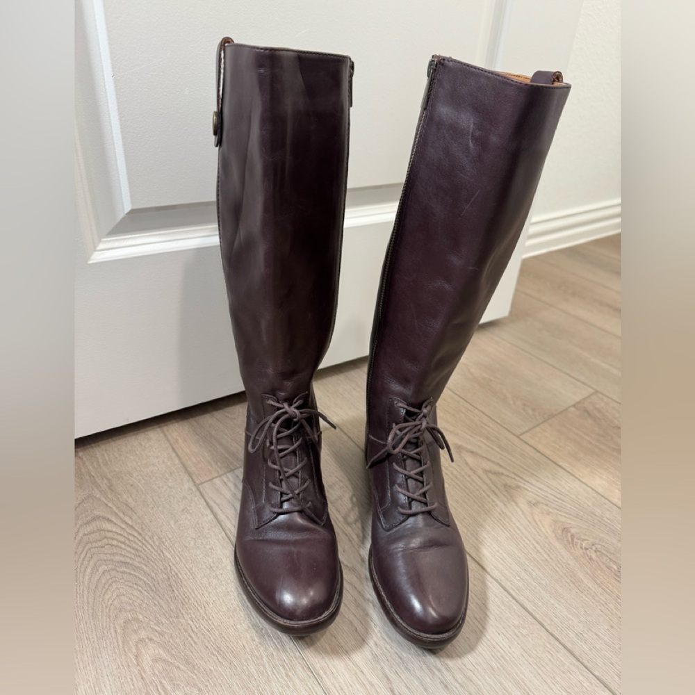 Patricia Nash Leather Boots - SIZE 6.5 M
Chocolate Lace Up Boots